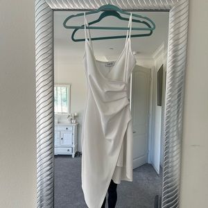 White dress beautiful fit